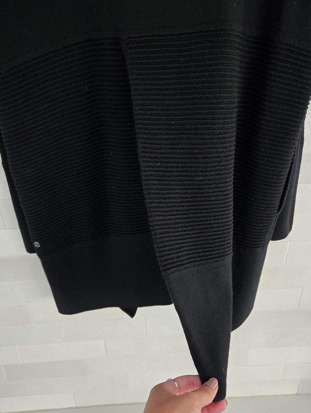 Lululemon 100% Merino Wool Sit In Lotus Wrap II Black Cardigan Sweater Top - Picture 9 of 9